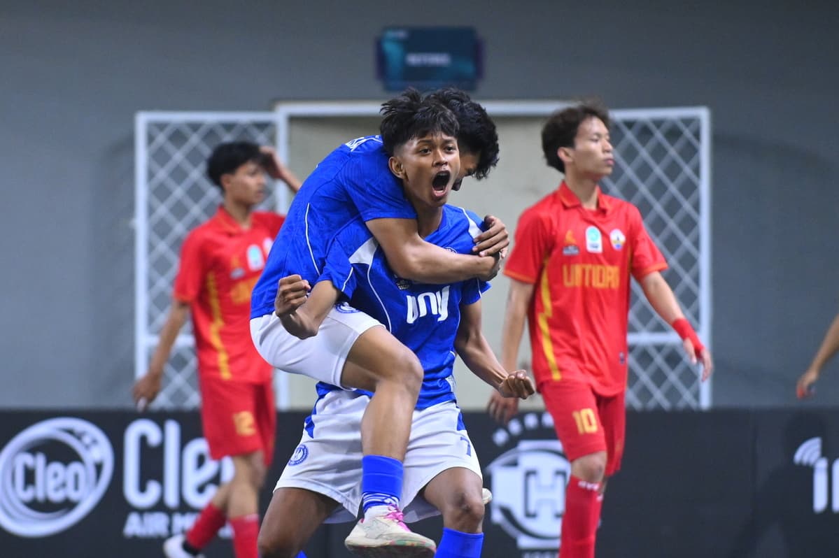 Grup D: UNY Menang di Tengah Banjir Kartu