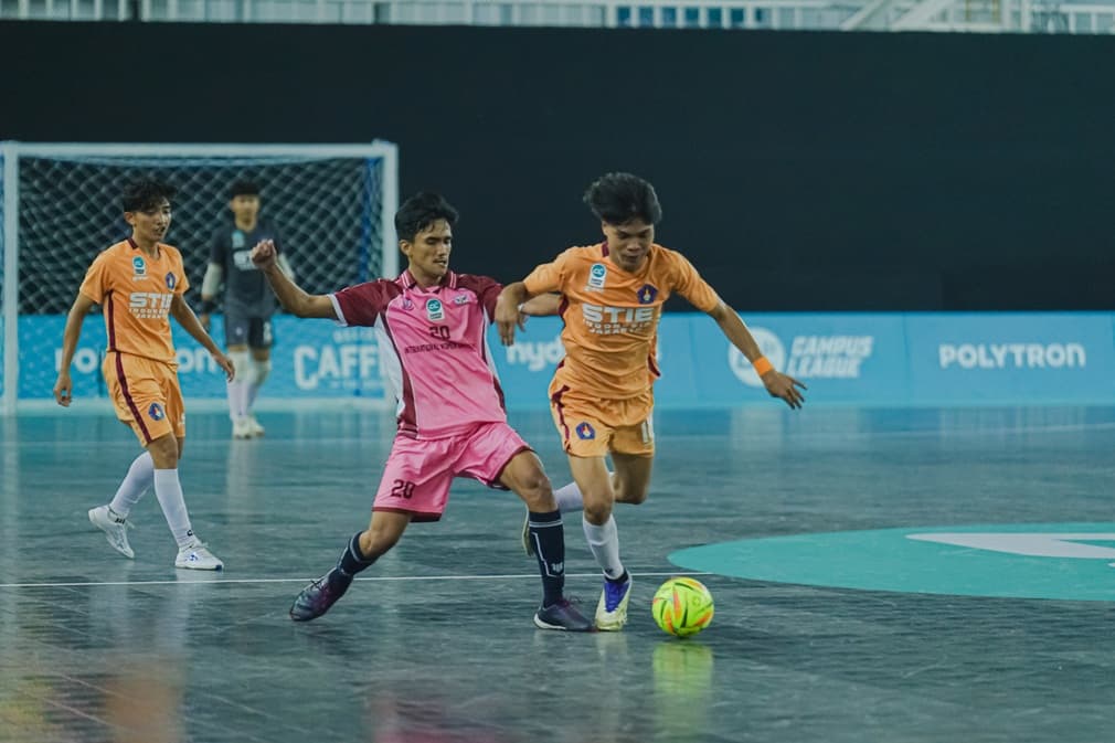 Grup A: Gol Roby Setiawan Menangkan STIE Indonesia atas IWU Bandung