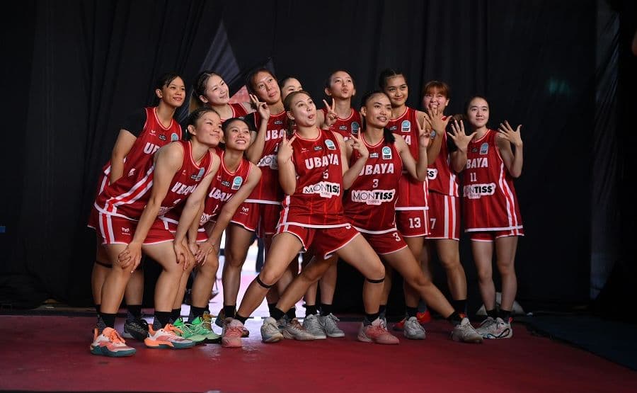 Ubaya Tanamkan Warisan Spirit Teamwork